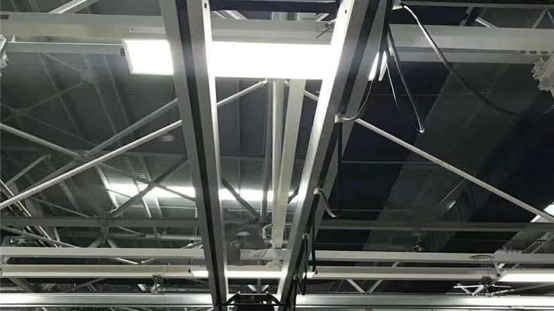 双梁起重机：揭秘其性能优势与潜在风险**